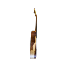 Classical Guitar by Lauderia Ramírez